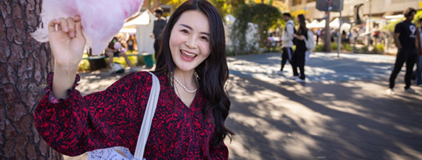 girl student enjoying food